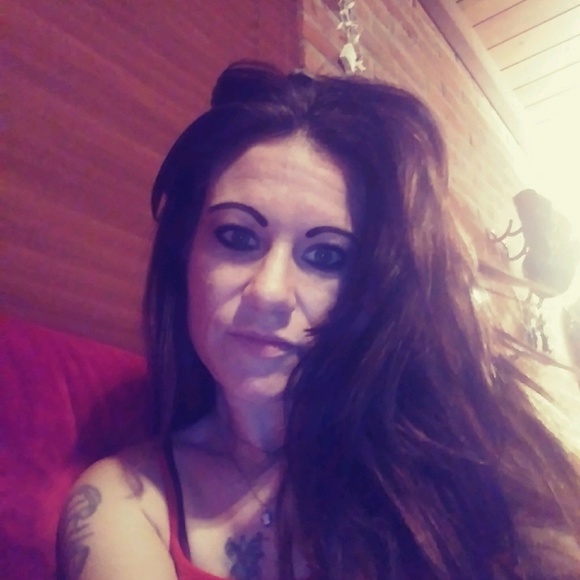 Meet your Posher, Sarah - Picture 1 of 1